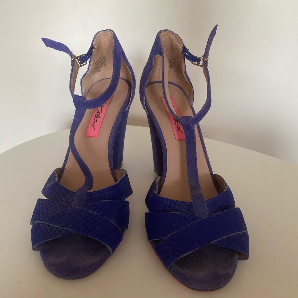 Hersey Johnson Blue Suede Heels - Size 9